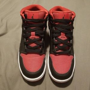 Jordan Shoes - Air Jordan Retro 1 Boys Youth Shoes Jordan Shoes - Air Jordan Retro 1 Boys Youth Shoes